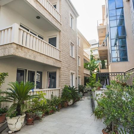 Apartments Franicevic Petrovac 外观 照片