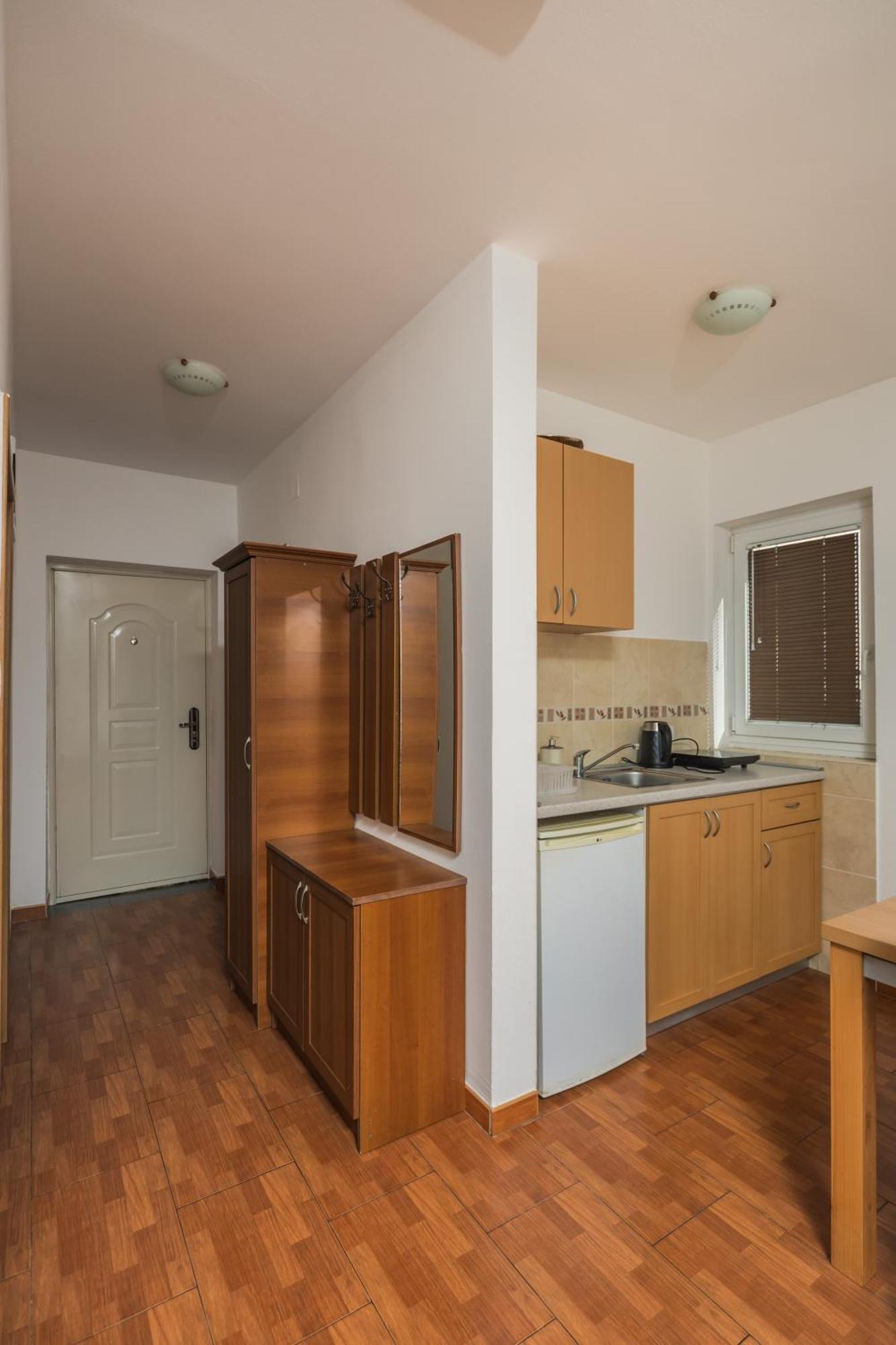 Apartments Franicevic Petrovac 外观 照片